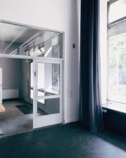 Good morning!
@nellabeljan_gallery
Photo: @aboutspaceberlin
#creativespace #coworkingberlin #architectslife #fashionweekberlin #showroom